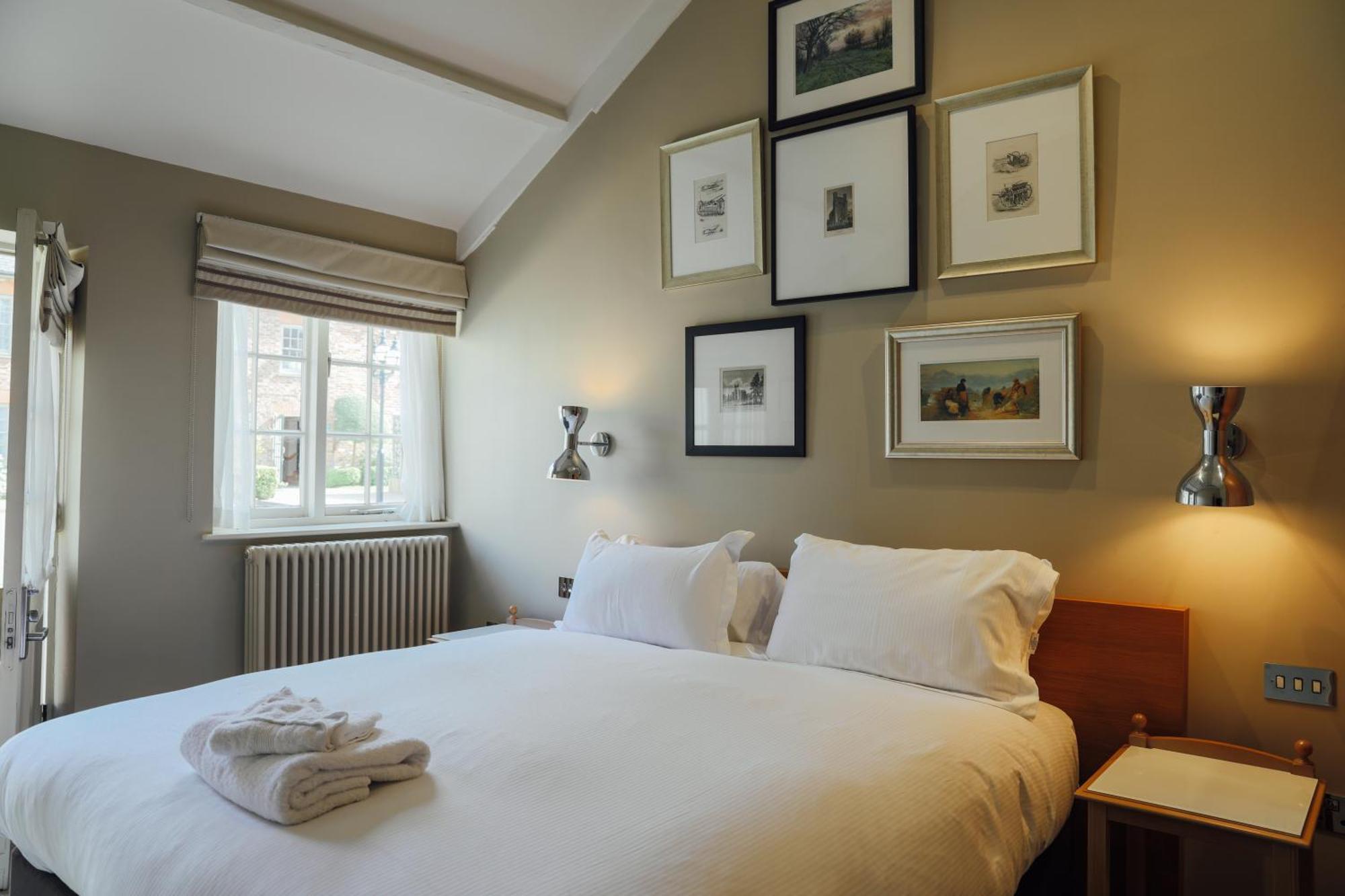 The Woburn Hotel Room photo