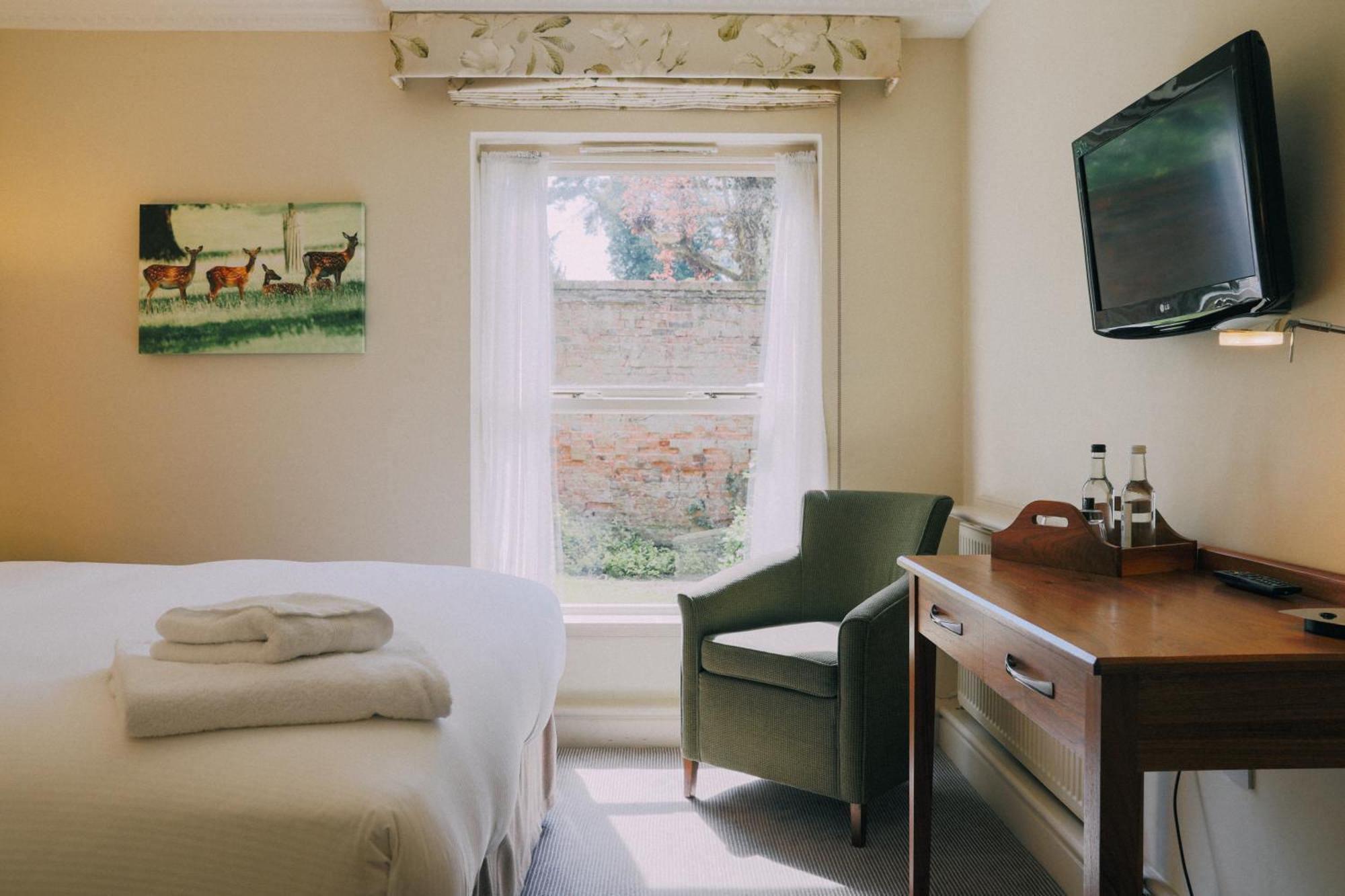 The Woburn Hotel Room photo